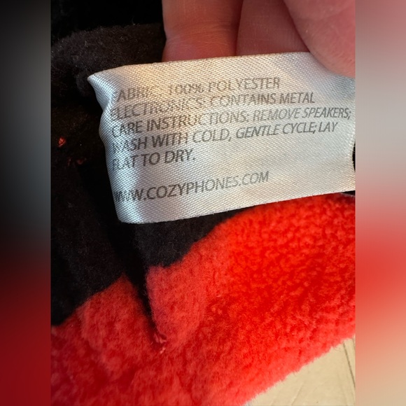 Kids Volume-Limited Headphones – Pirate Fleece Headband by CozyPhones - Picture 7 of 8